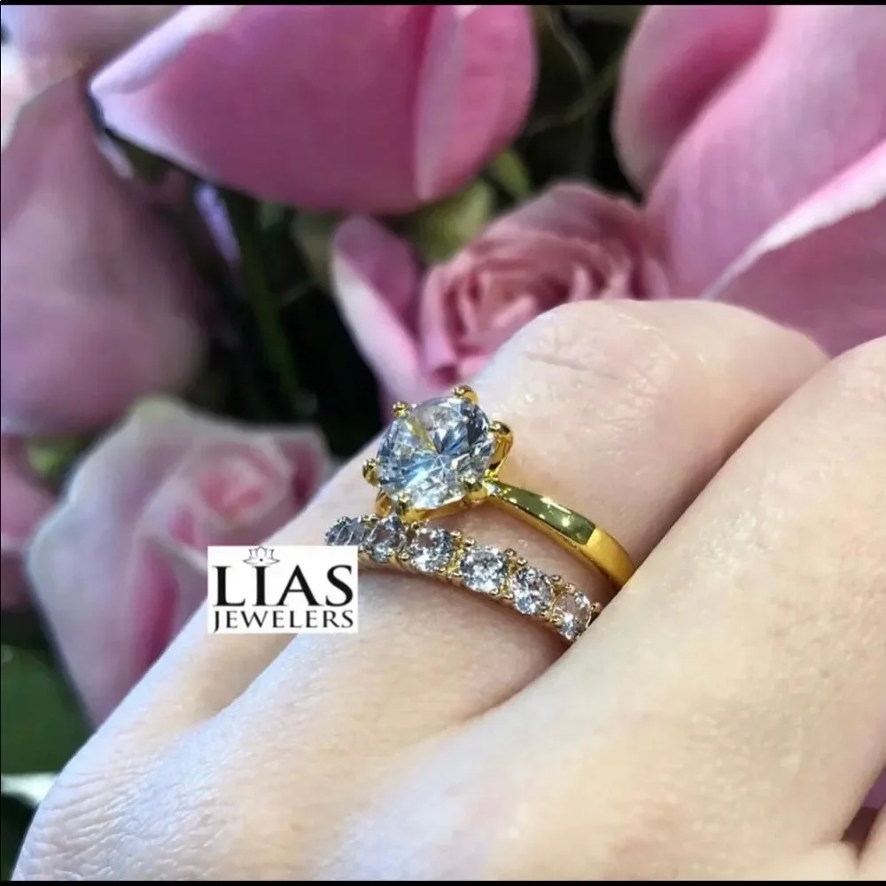 New 18k yellow gold wedding ring set